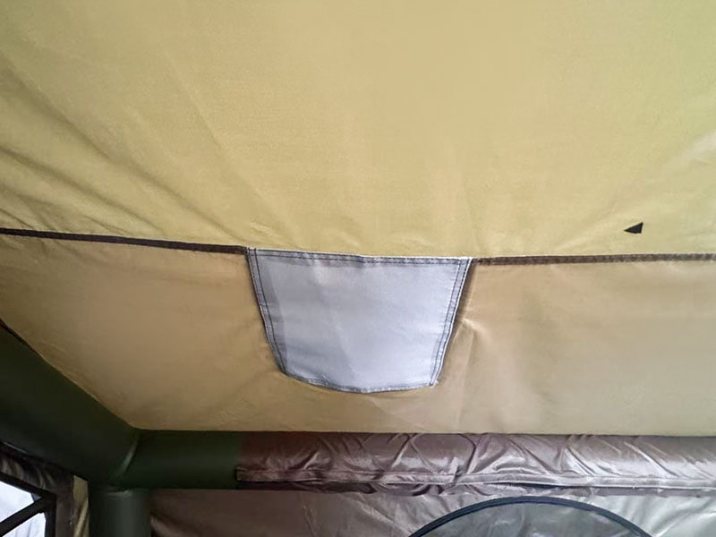 Barraca de acampamento inflável verde militar de tamanho pequeno