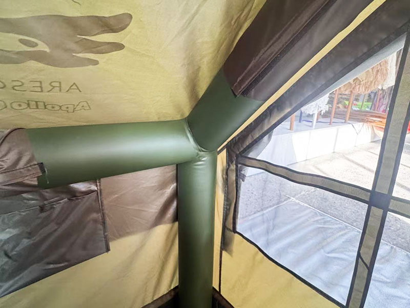 Barraca de acampamento inflável verde militar de tamanho pequeno